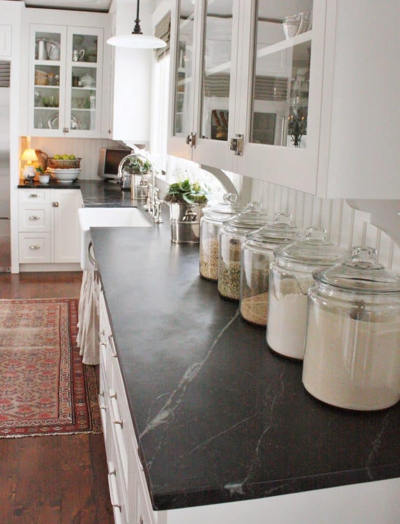 Décorer votre cuisine avec des boîtes de conserve en verre