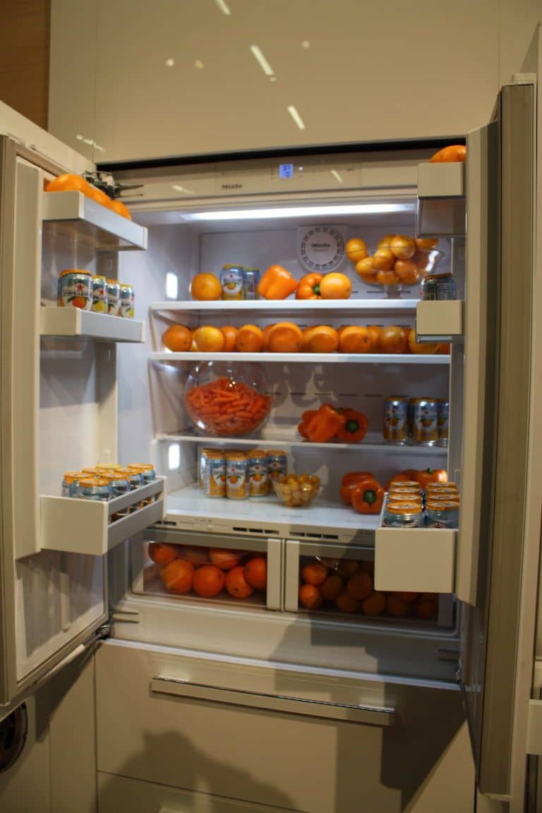 La nouvelle technologie des réfrigérateurs est plus efficace et plus conviviale.