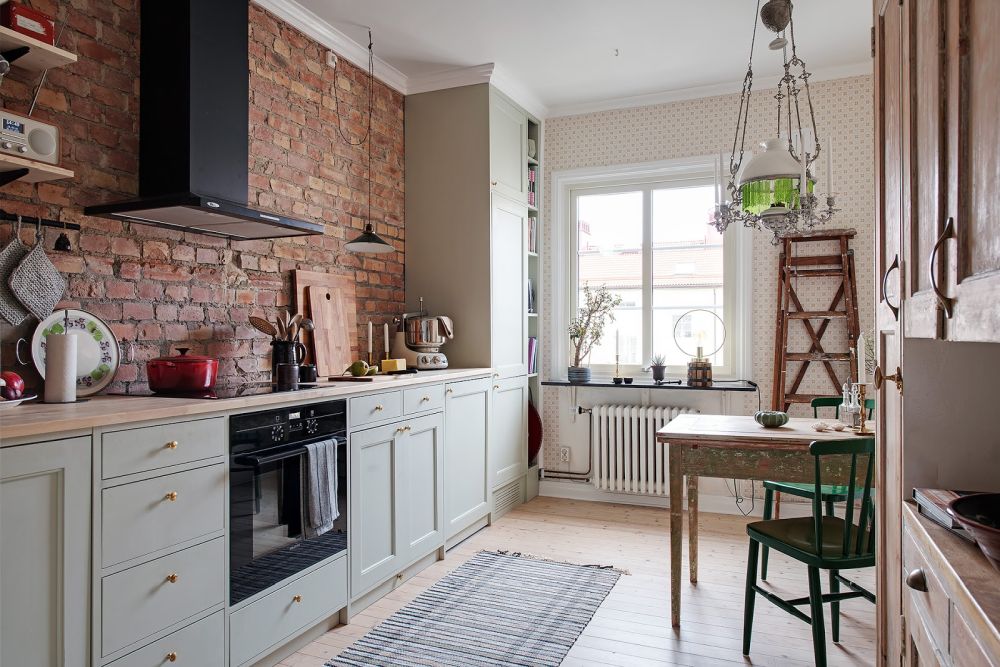 Il existe toutes sortes de façons de faire fonctionner une cuisine à un seul mur en fonction des particularités de l'aménagement et du style de votre maison.