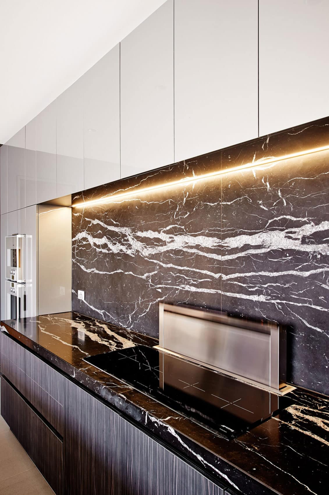 Luigi Rosselli Architects Design Grey veins MArble Backsplash