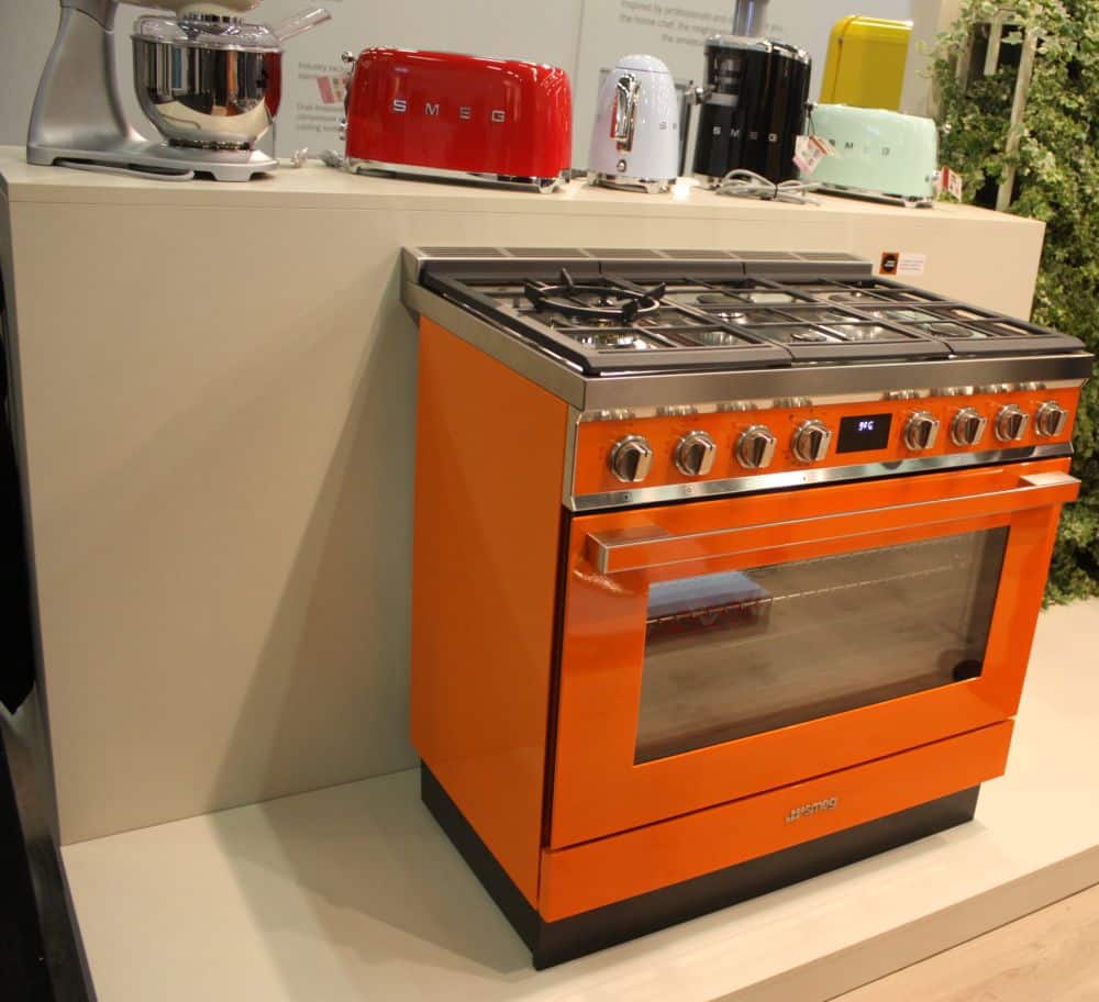 L'orange est une couleur très gaie et vibrante et il est aussi plus facile qu'on ne le pense de l'intégrer dans une cuisine... 